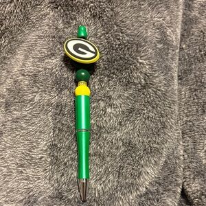 Green and Yellow Packers Pen